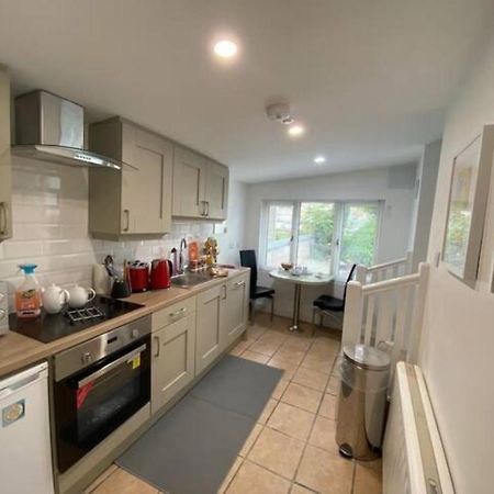 Location, Location! Gorgeous 1 Bed Apt- Killarney Exterior foto