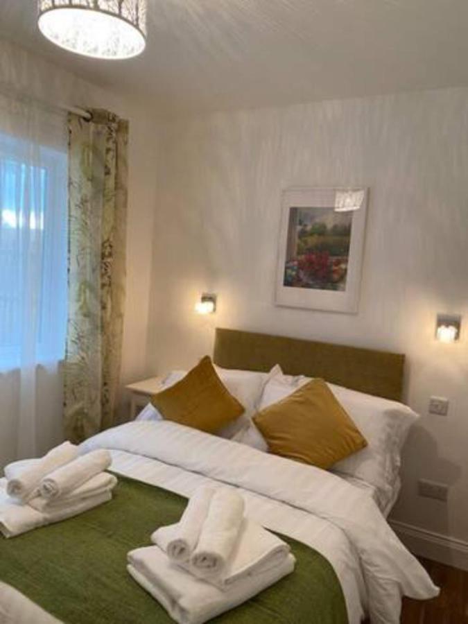 Location, Location! Gorgeous 1 Bed Apt- Killarney Exterior foto